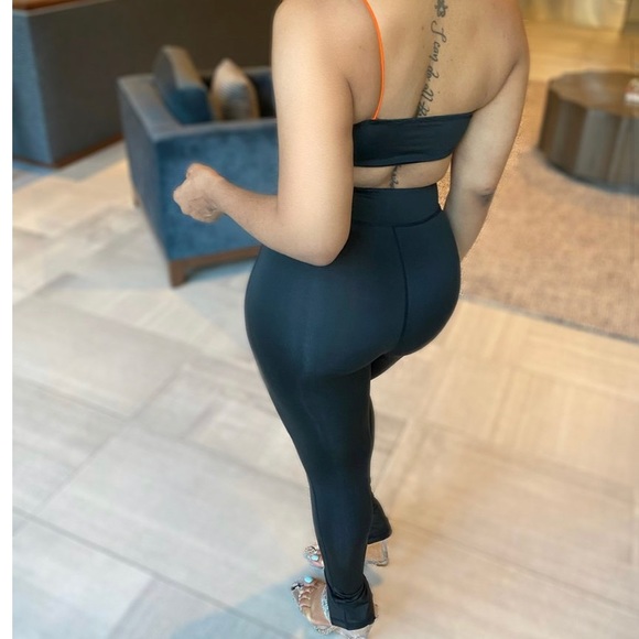 Two piece - Picture 2 of 3